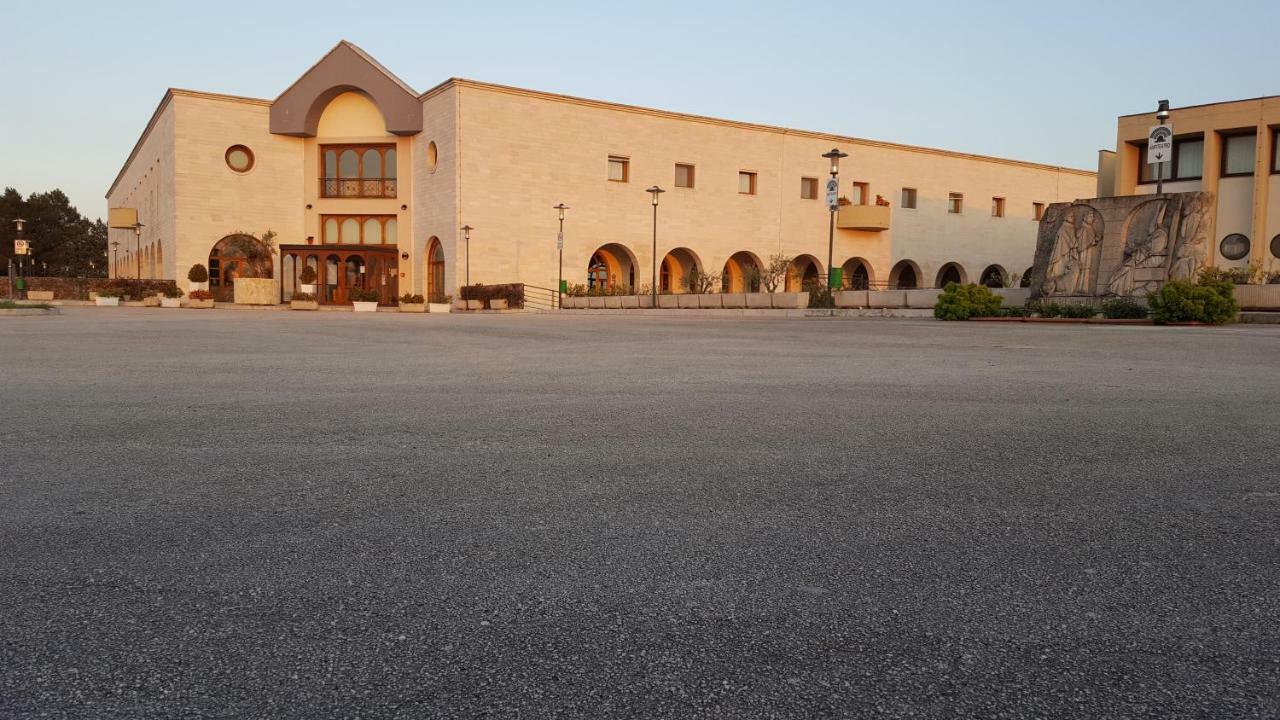 Casa Per Ferie Benedetto XIII Hotel Гравина ин Пулия Екстериор снимка